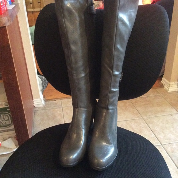 Life Stride Shoes - Life Stride Velocity Gray Lacy Faux Leather Knee High Boots Size 10M/40, NWOB